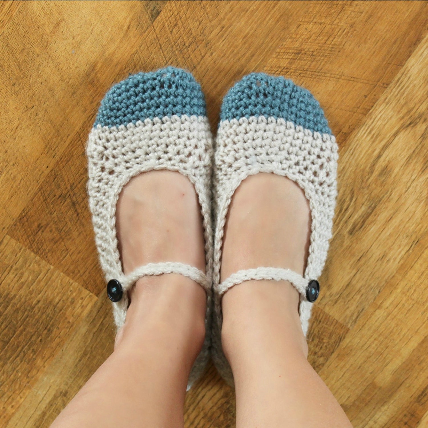 Instant Download - Crochet Pattern - Adult Chloe Slippers (Sizes 3-12)