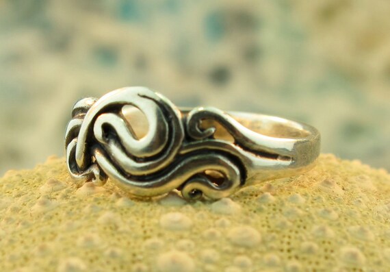 Silver Nouveau Swirl Ring