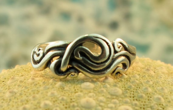 Silver Nouveau Swirl Ring