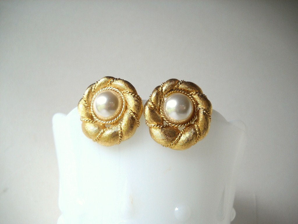 Vintage Earrings Napier Faux Pearl  Earrings Pierced Goldtone