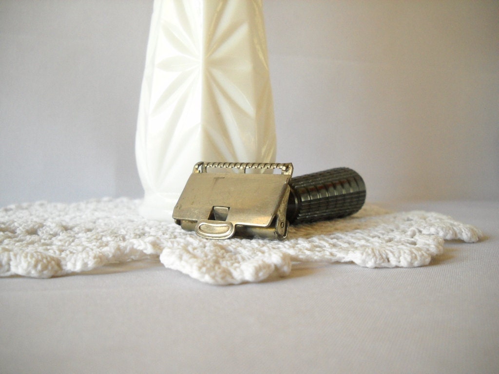 Vintage Razor Men's Razor Vintage Treet Razor Chrome Plastic Handle Wet Shaver