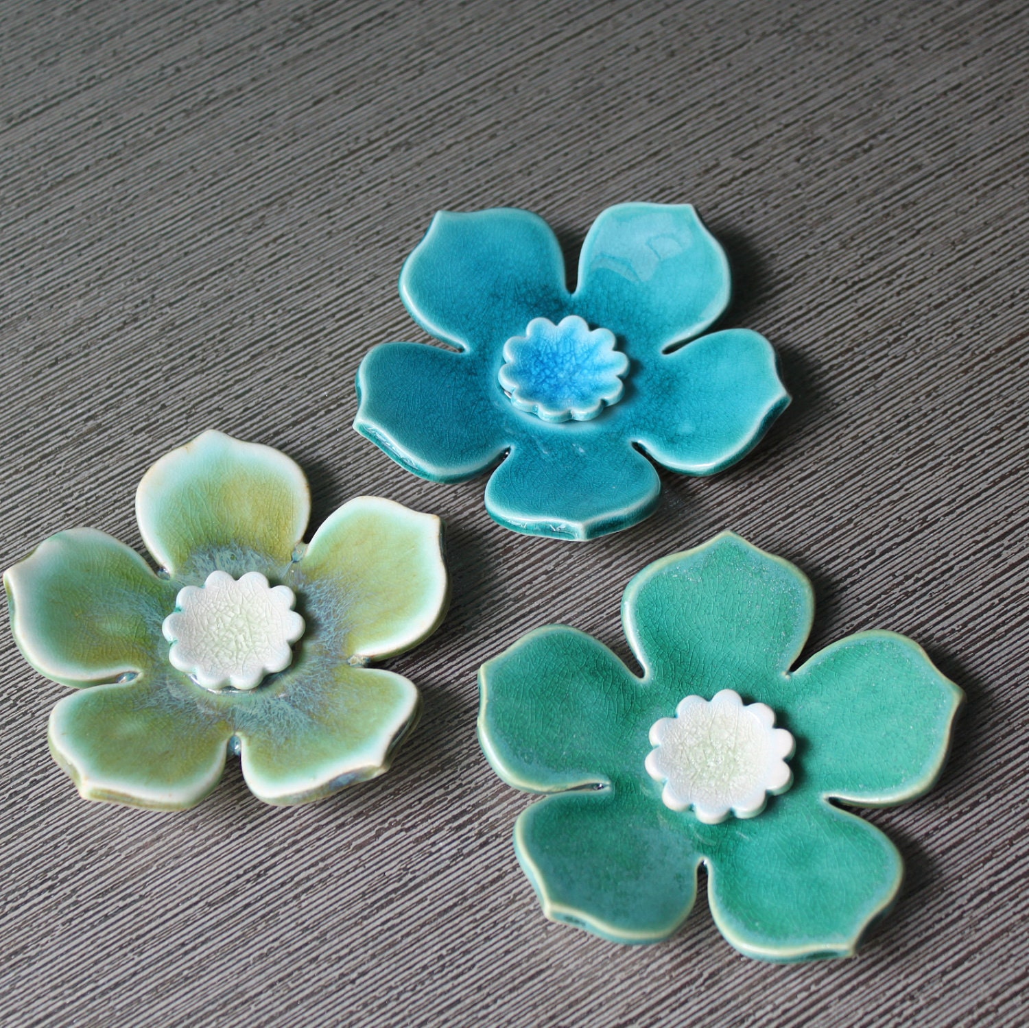 3 wall blooms