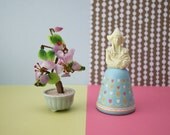 Dutch girl and jade tree