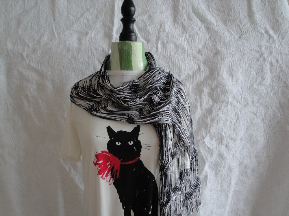 Black and White Drop Stitch Scarf