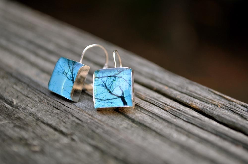 ENCHANTED. Lever-back dangle earrings. (Sterling Silver)