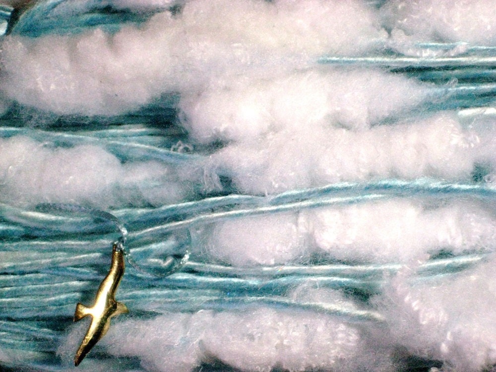 Bamboo Yarn / Handspun Art Yarn / Blue sky Dove / Handmade / Vegan