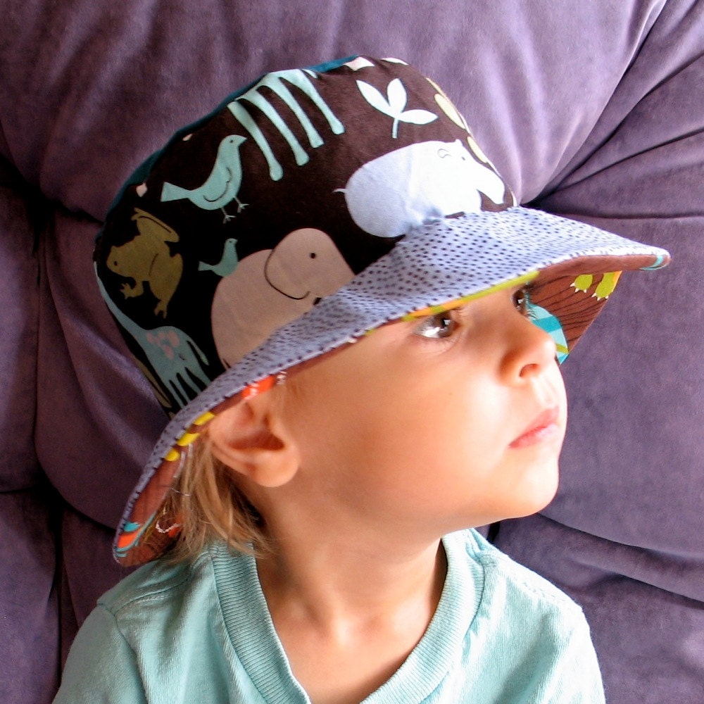 Bucket Sun Hat for Boys, Beach Wear, with Dinosaurs and Animals, Reversible