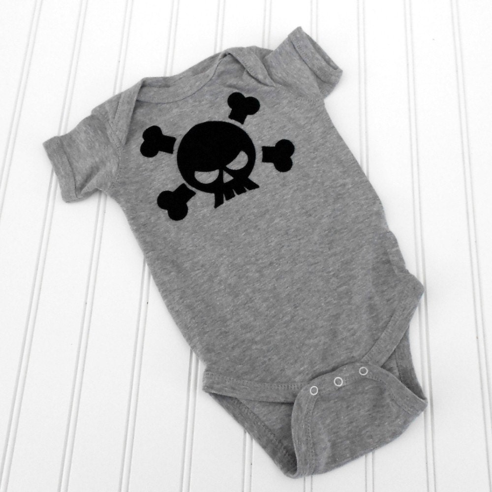 Great Baby Shower gift - READY TO SHIP Onesie - Skull sewn cotton applique