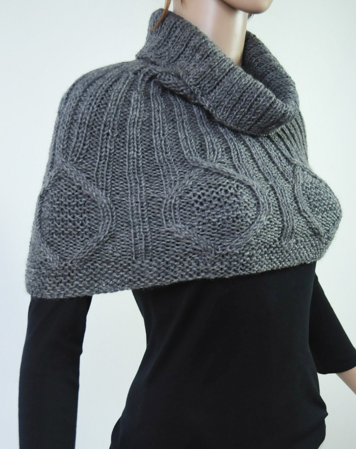 Snow Diamond - Dark Grey CAPELET/ PONCHO