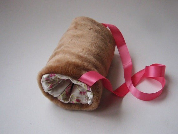 pink hand muff