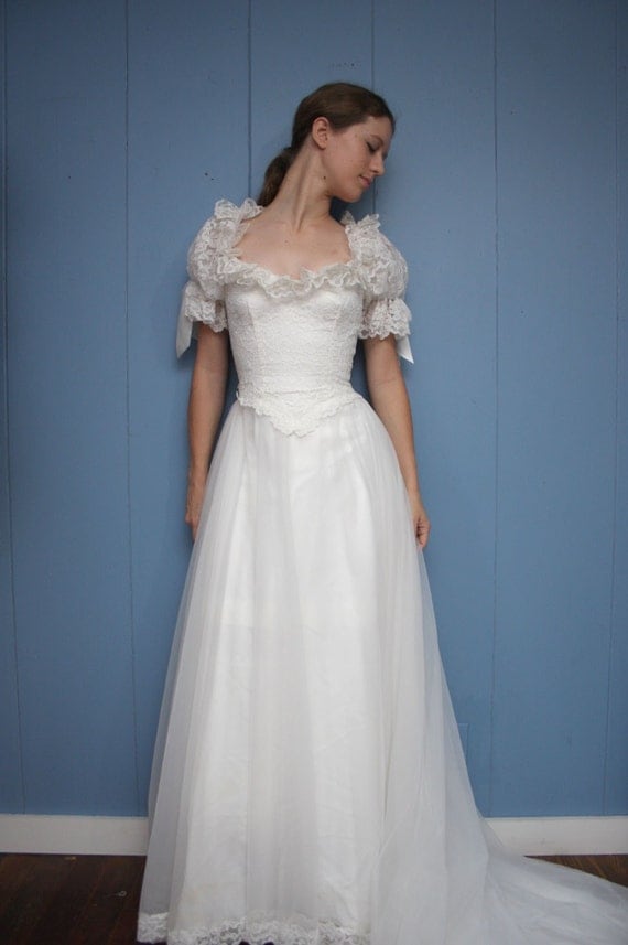 Vintage Southern Belle Wedding Dress by adVintagous on Etsy
