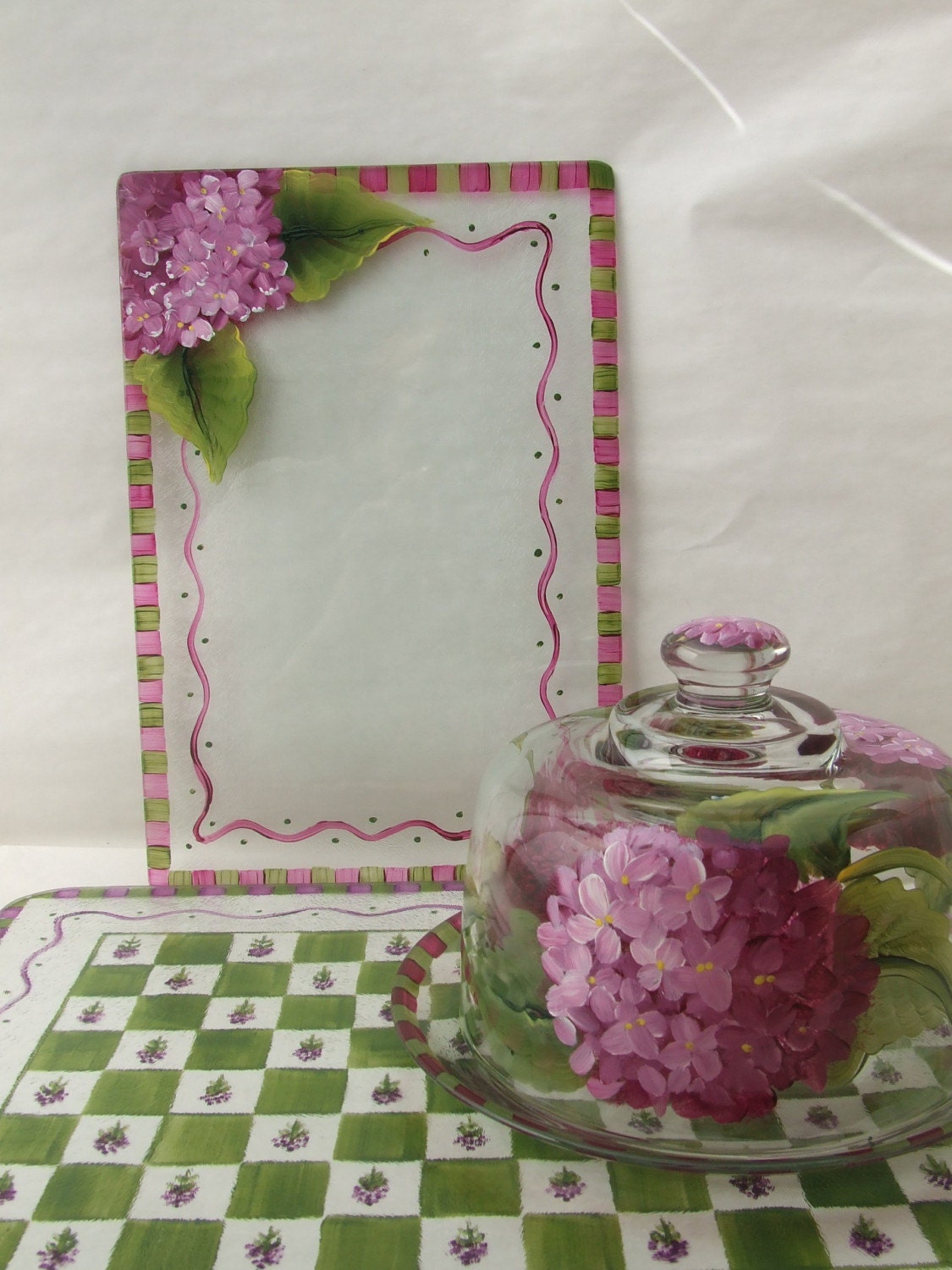 PINK HYDRANGEA SMALL CUTTING BOARD