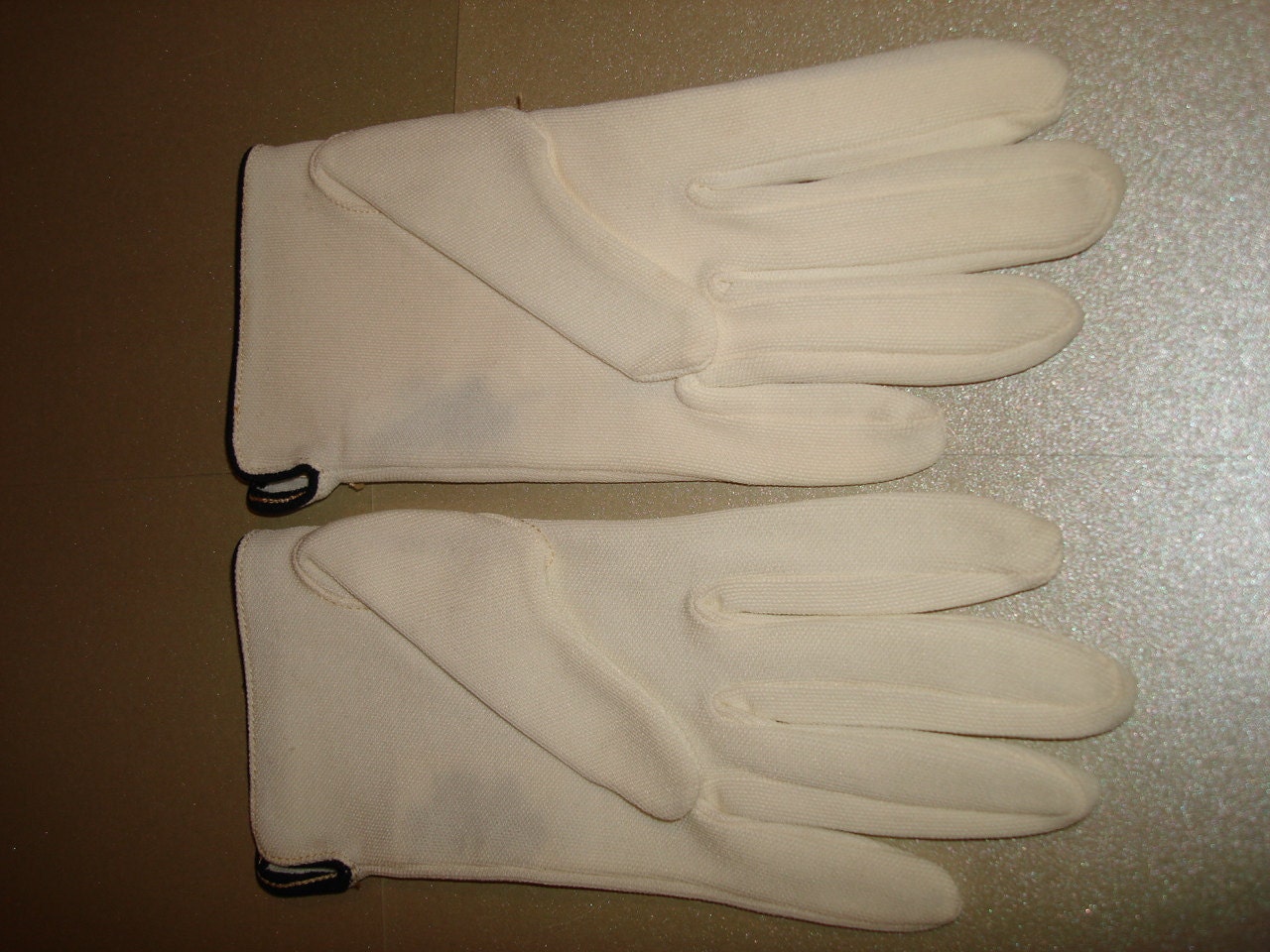 Vintage 50s Gloves Short White with Navy Piping NOS One Size Dress Up Stella Ranae