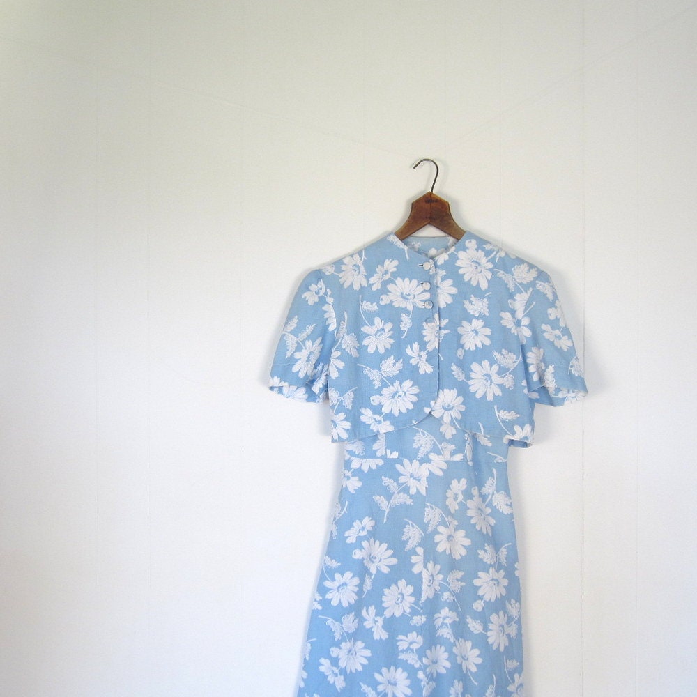 Vintage 1940s Dress / 40s Dress and Jacket Set / Sky Blue Daisy Pique / XS