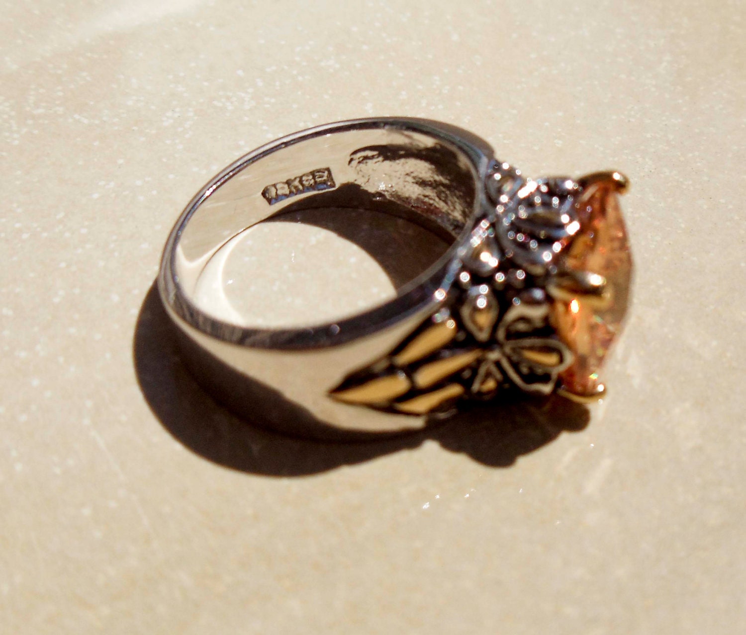Vintage 18K White gold ring with Orange Citrine Stone