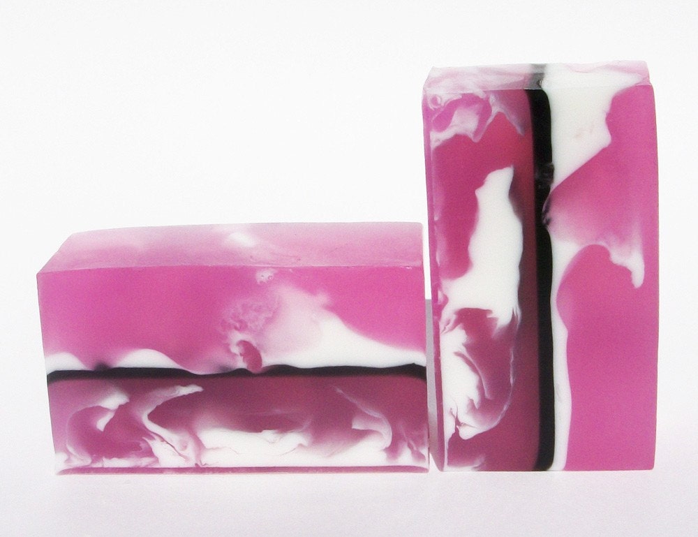 Glycerin Hand Crafted Soap, 1940's Girl Scented, Vegan oil saponification