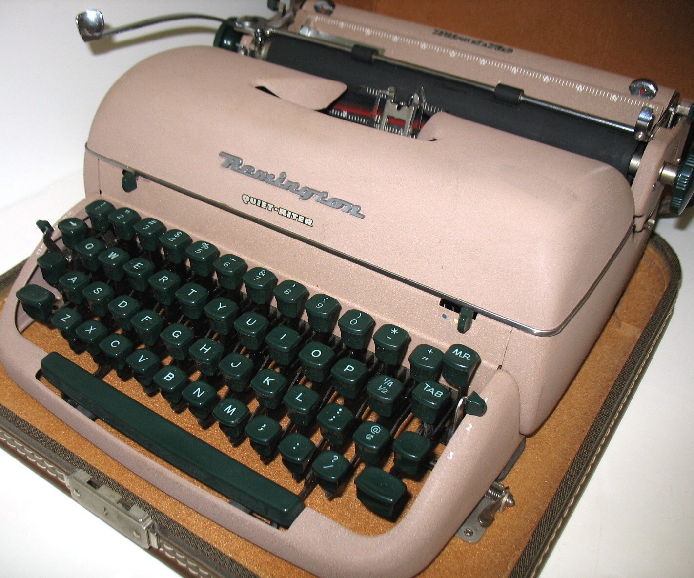 Vintage Remington Quiet Riter Typewriter in Case by