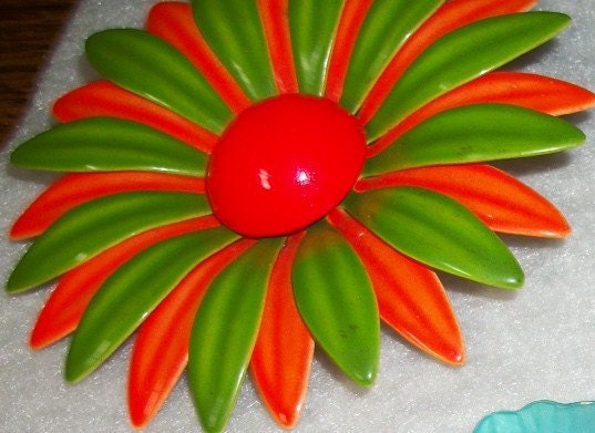 Vintage Large 3 and 1/2 Inch Metal Flower Brooch with Green and Red Petals