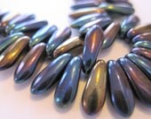 Black and Blue Iris Czech Glass bead 3x11mm Dagger  - 30 pieces     (ST519)