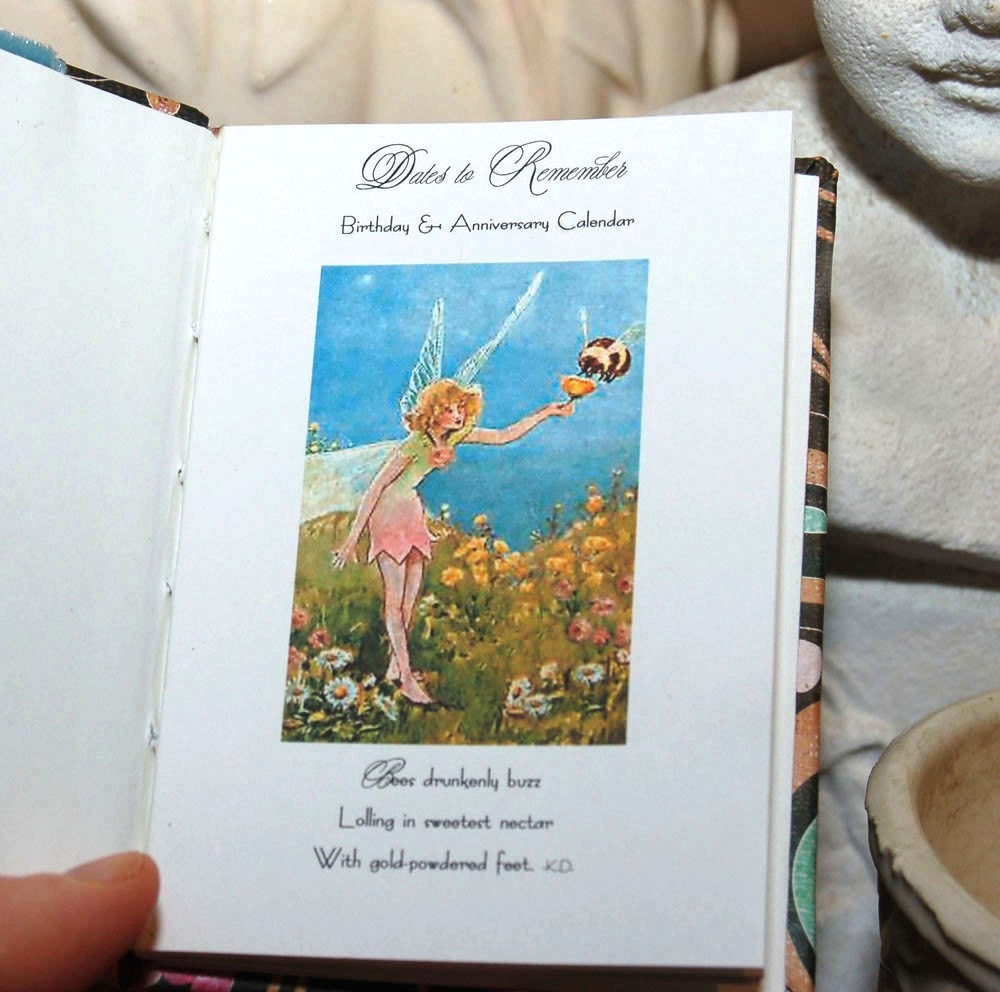 Dates to Remember Book Bumble Bee Delphines Scene
