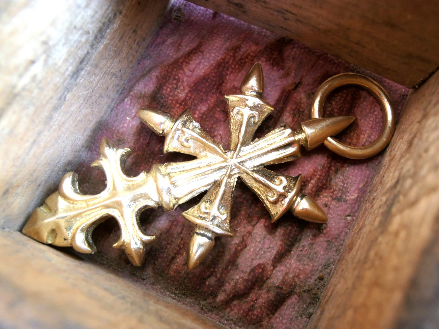 Vagrant story necklace - Rood Inverse Necklace 3D CAD design made to order