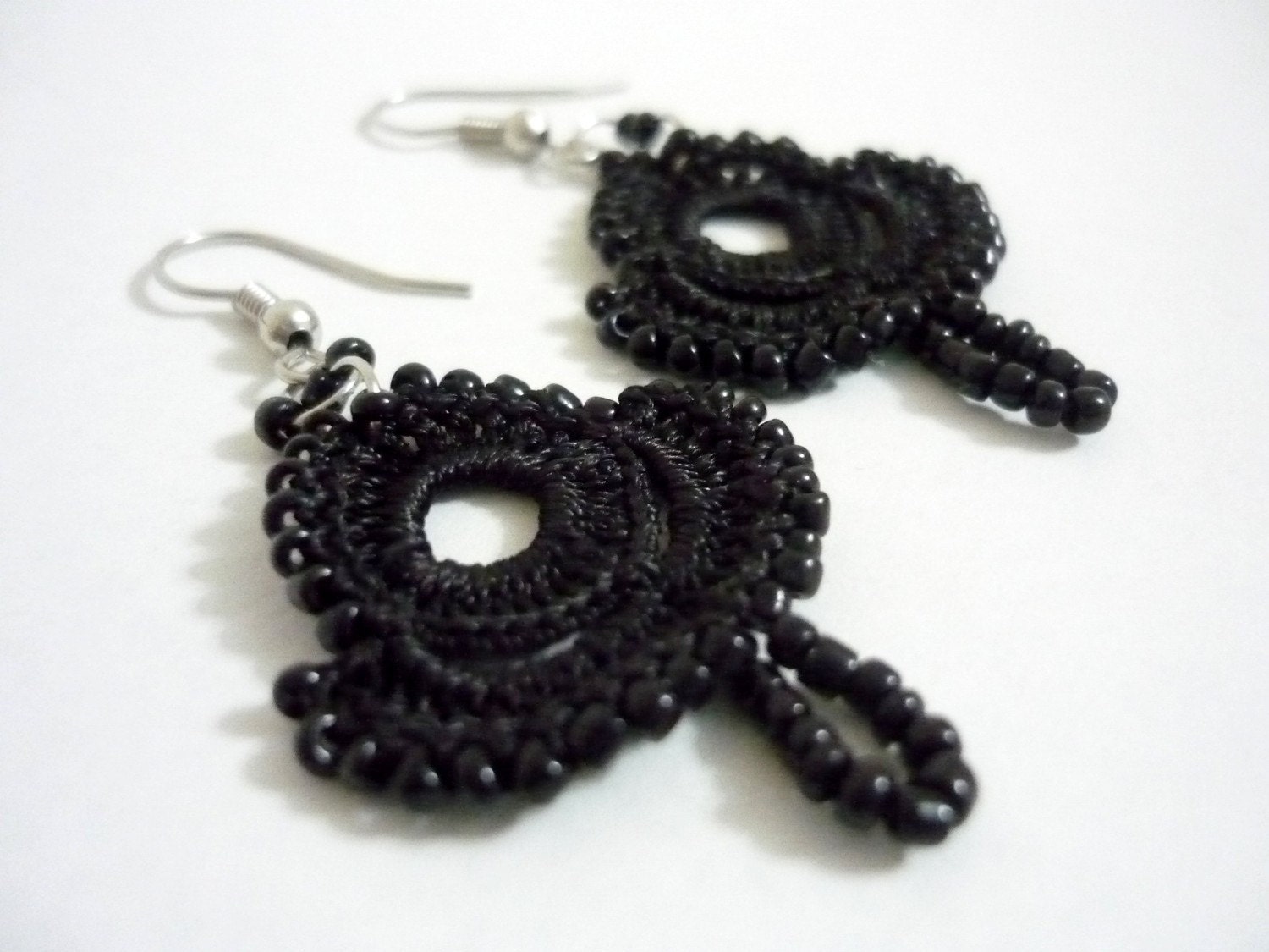 Leyla - Crocheted earrings in black - Febystan