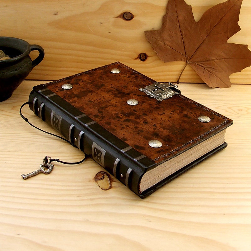Leather Journal / Blank Book with Lock and Key Brown by TeoStudio