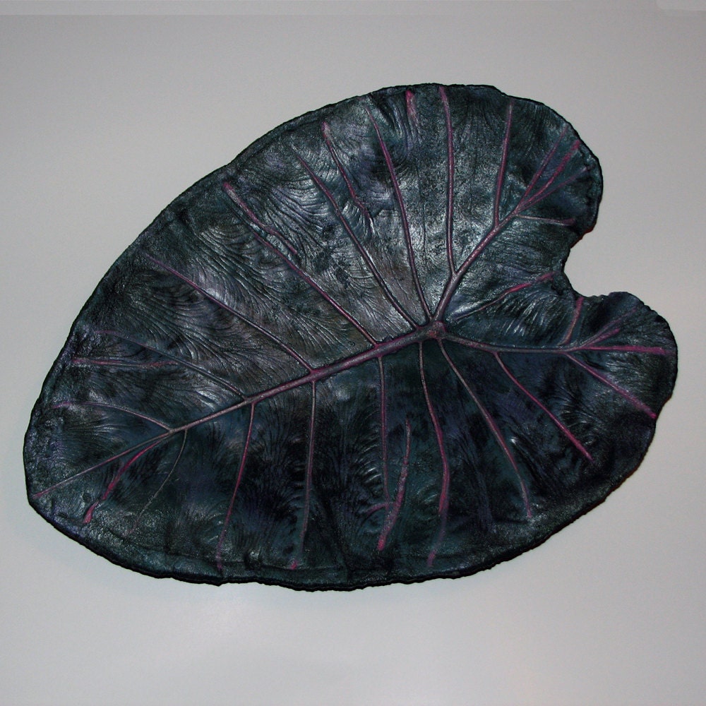 Elephant Ear Leaf Concrete Birdbath