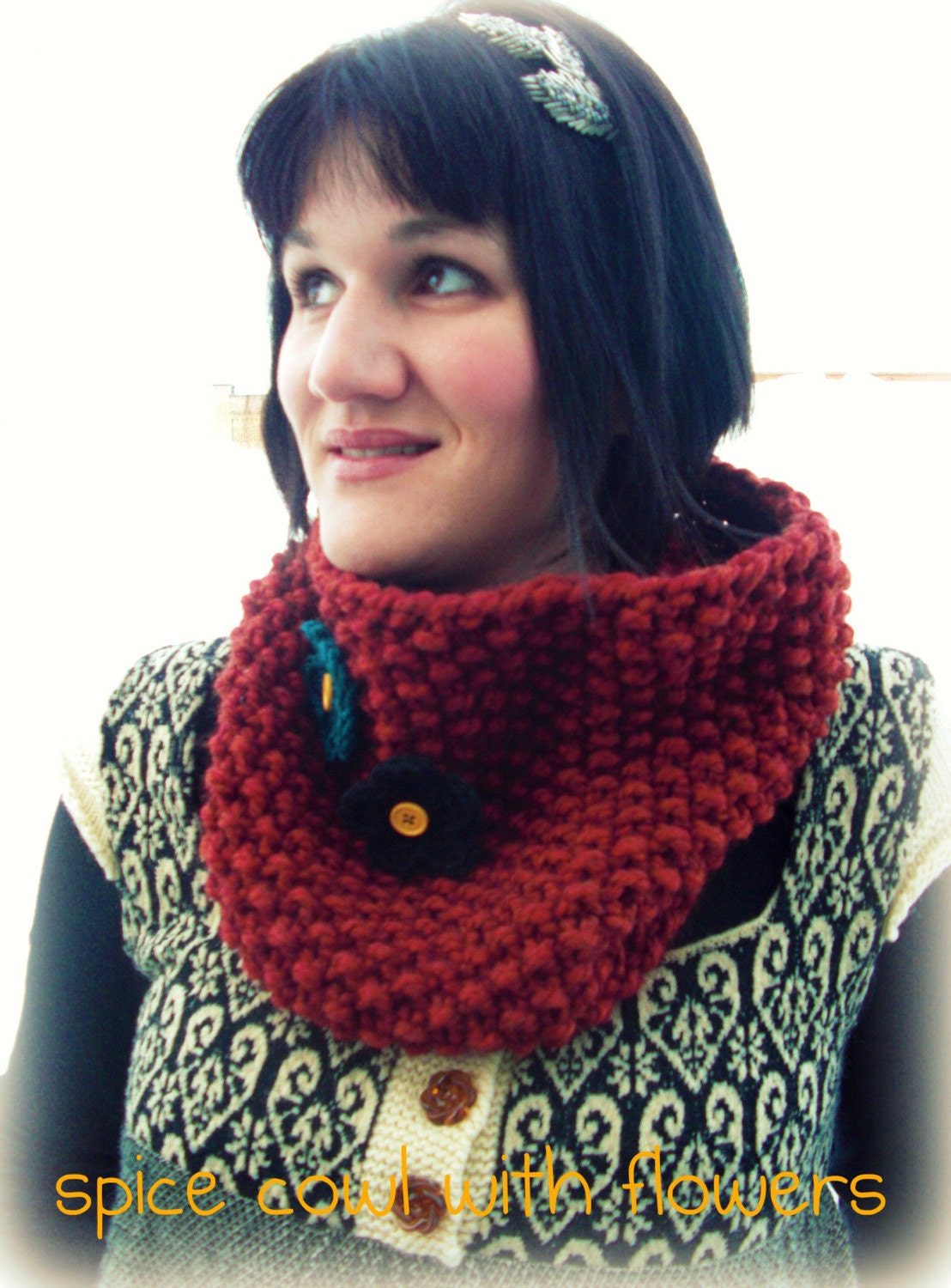 SPICE Seed Stitch Cowl with Flowers and Vintage Buttons
