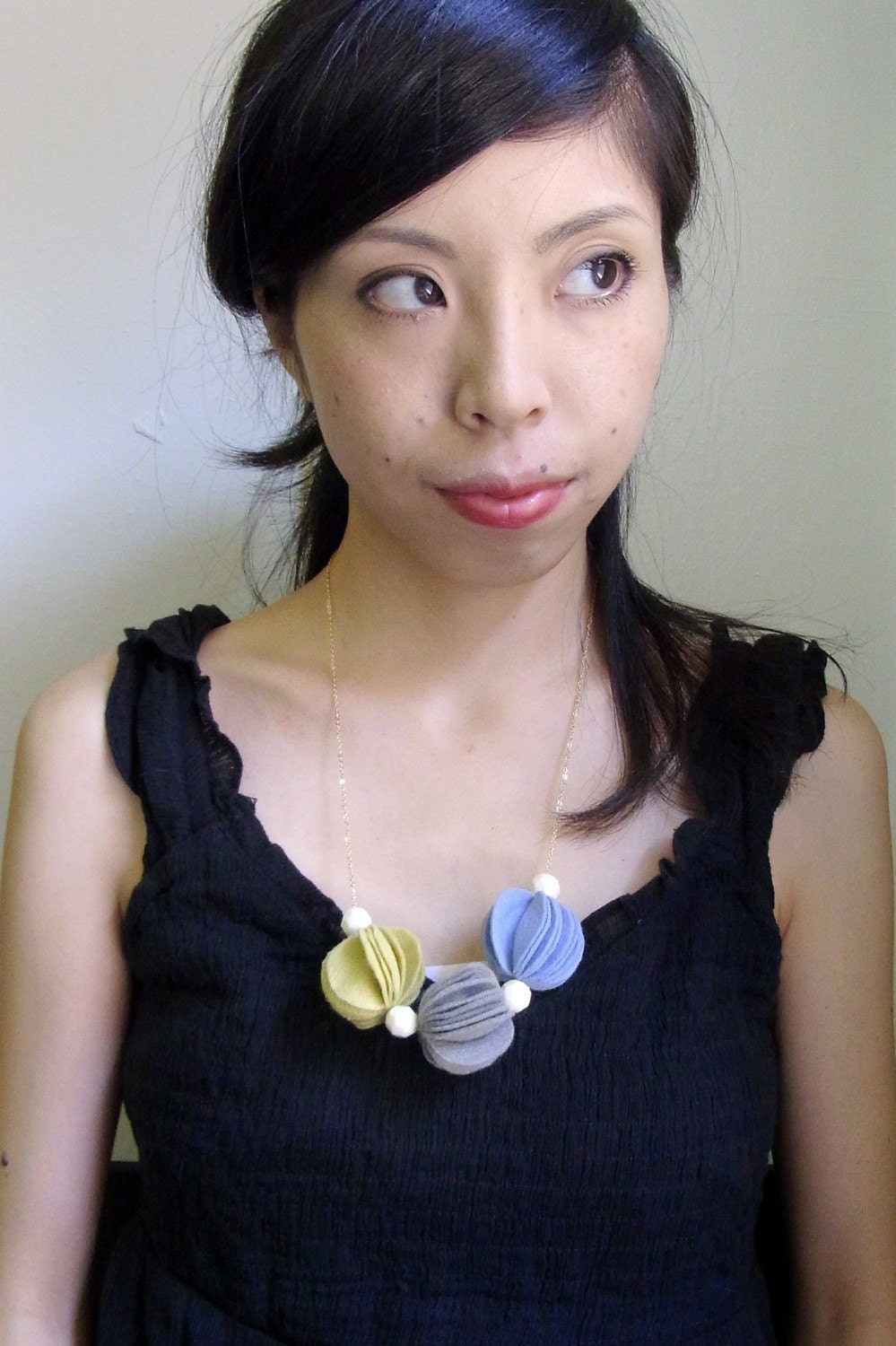 kuru maru felt ball necklace S size