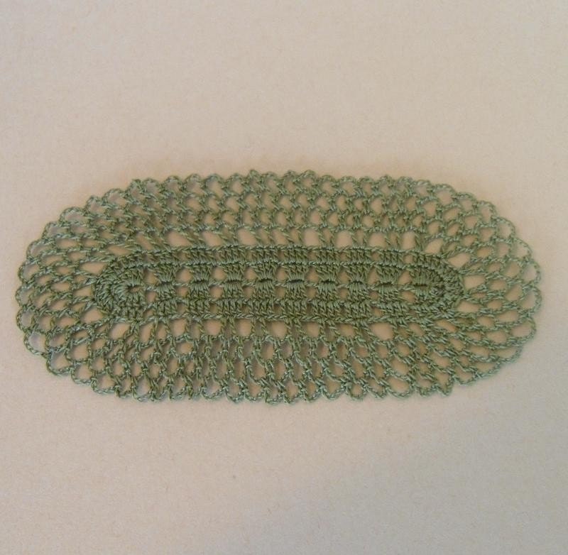 Dollhouse Miniature REED GREEN OVAL Center Piece Hand Crocheted