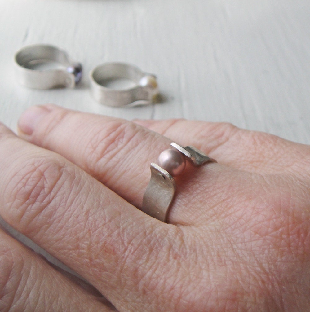 Pretty in Pink -- Pastel Pink Pearl Rivet Ring -- Genuine Cultured Pearl