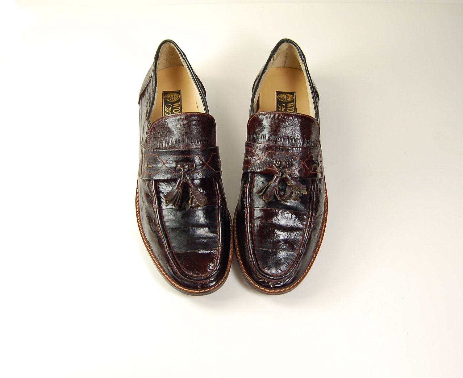 1970s All leather kilt loafers / Burgundy Eel skin tassel flat ankle booties / Womens shoes 8 8.5