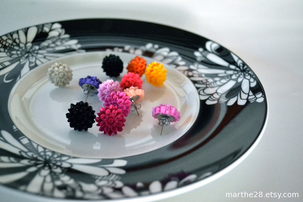 flat mum resin 15mm cabochon stud earrings, your choice color