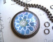 10pc Antique Pendant Bundle Pack ...10 Antique Pendant Settings..10 Glass Domes...10 Jumprings...10 Ball Chains