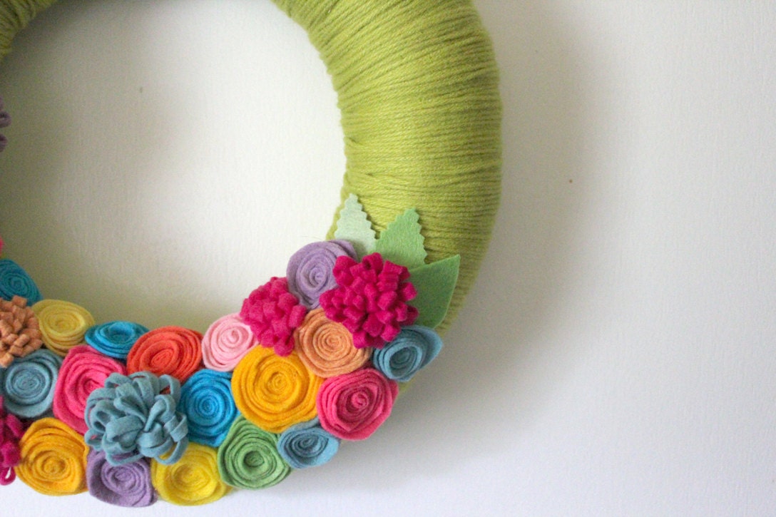 Bright Wreath, Floral Wreath, Green Wreath, Yarn and Felt Wreath, 12 inch size - READY TO SHIP