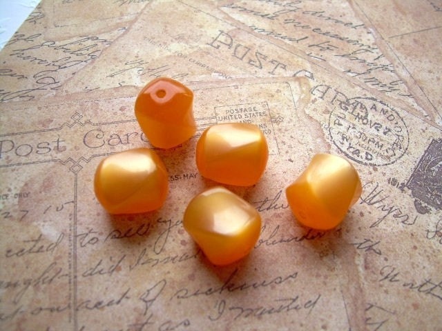30 Petite Vintage Moonglow Lucite Beads Orange Apricot Twists