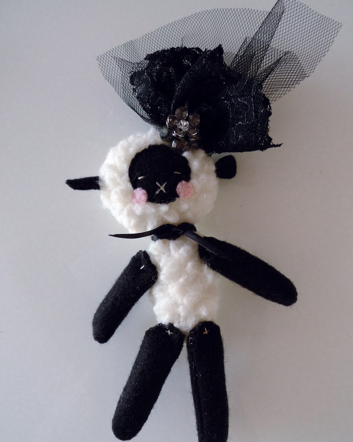 Dizty - Sheep brooch