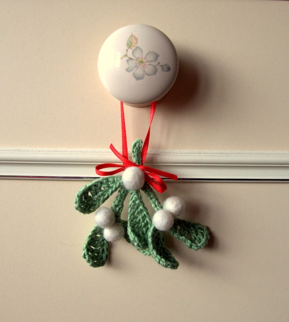 Christmas ornament Mistletoe brooch Holiday traditional decor English Winter Weddings decoration green white red mint kiss wool gift home