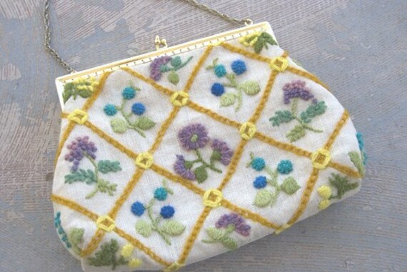 Adorable Vintage Linen Purse with Hand Embroidered Flowers