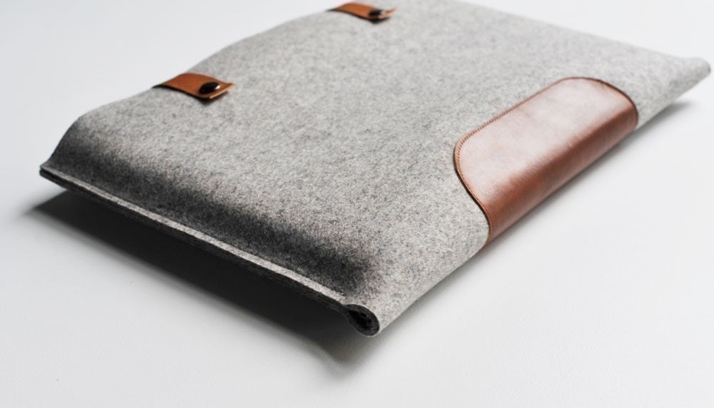 13 Inch MacBook Pro Sleeve - Grey Wool Felt and Brown Leather