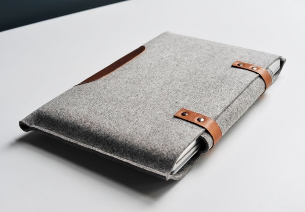 15 Inch MacBook Pro Sleeve - Grey Wool Felt with Brown Leather