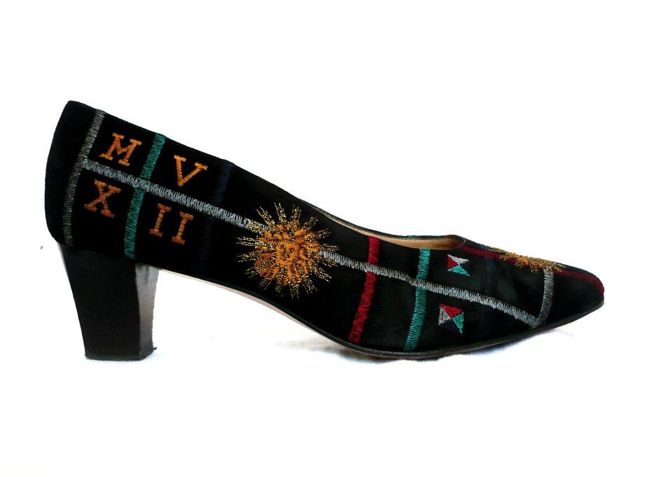 CHRISTIE French Vintage Embroidered Black Suede Pumps / Shoes