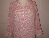 Vintage 80s Pink Butterfly Print Shirt / Button Down Shirt / Spring Fashion / S / M