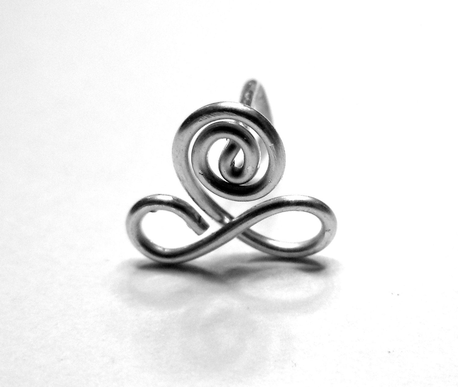 Bow Nose Ring 20 gauge