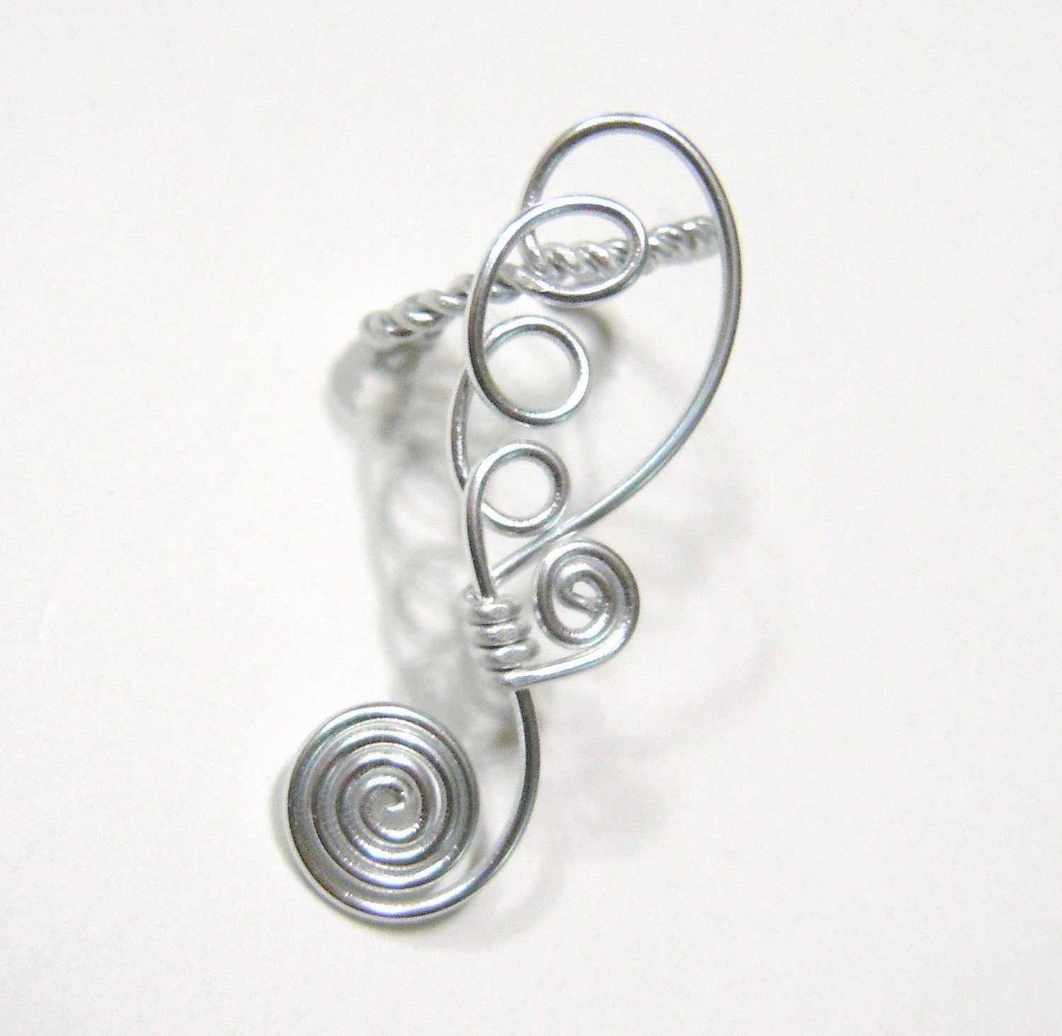 Loop De Loop Swoop Earcuff