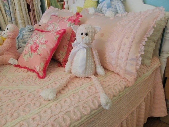 cat cat kitty vintage chenille bedspread shabby chic stuffed animal pink cottage girl baby