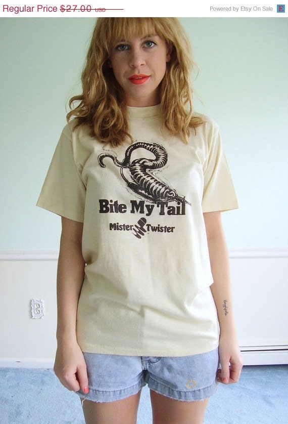 Gone Fishing Vintage 70s Tan Novelty Graphic Printed Tee Shirt S/M