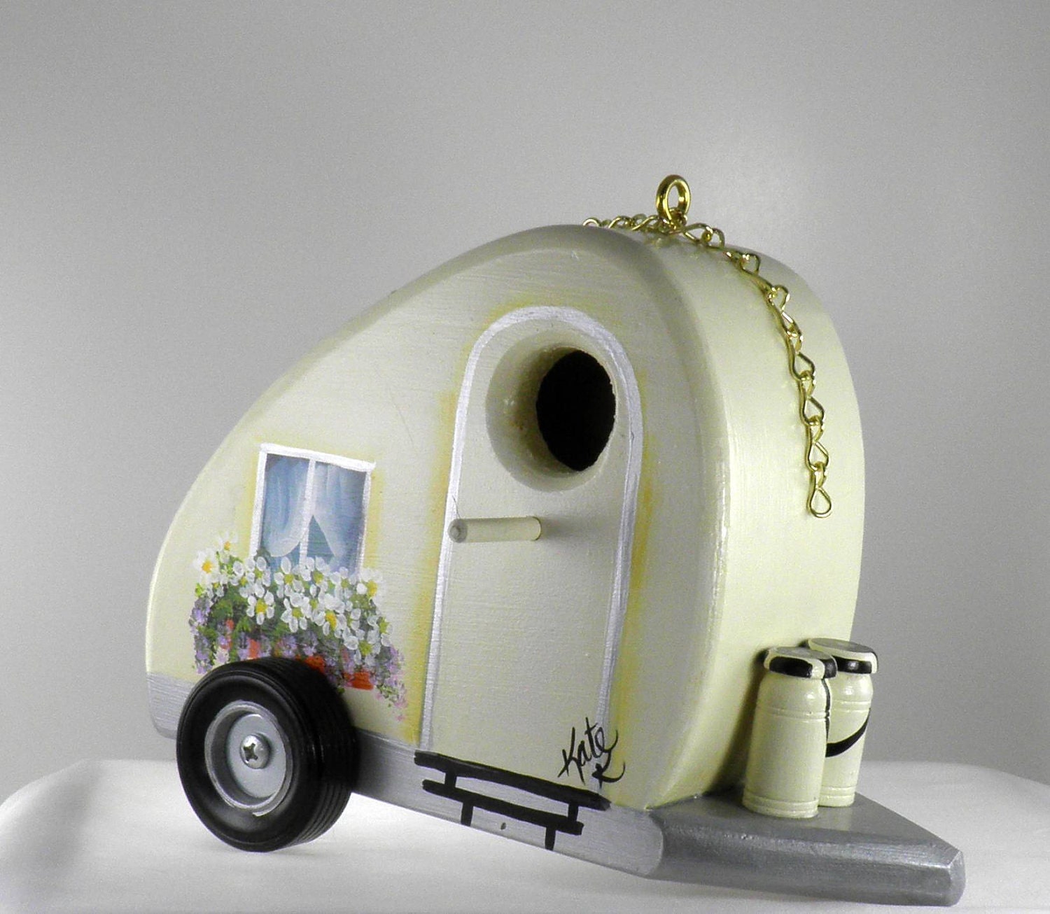 Teardrop Trailer Bird House, Retro