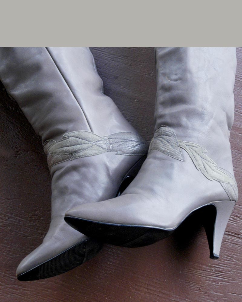 vintage leather boots with leaf applique size 8 1/2